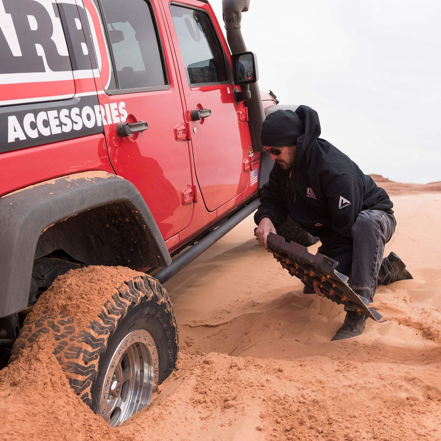 ARB TREDPROBB Vehicle Recovery Boards Traction Tracks and Extraction Device for Off-Road Mud, Sand, Snow, Black with Black Teeth