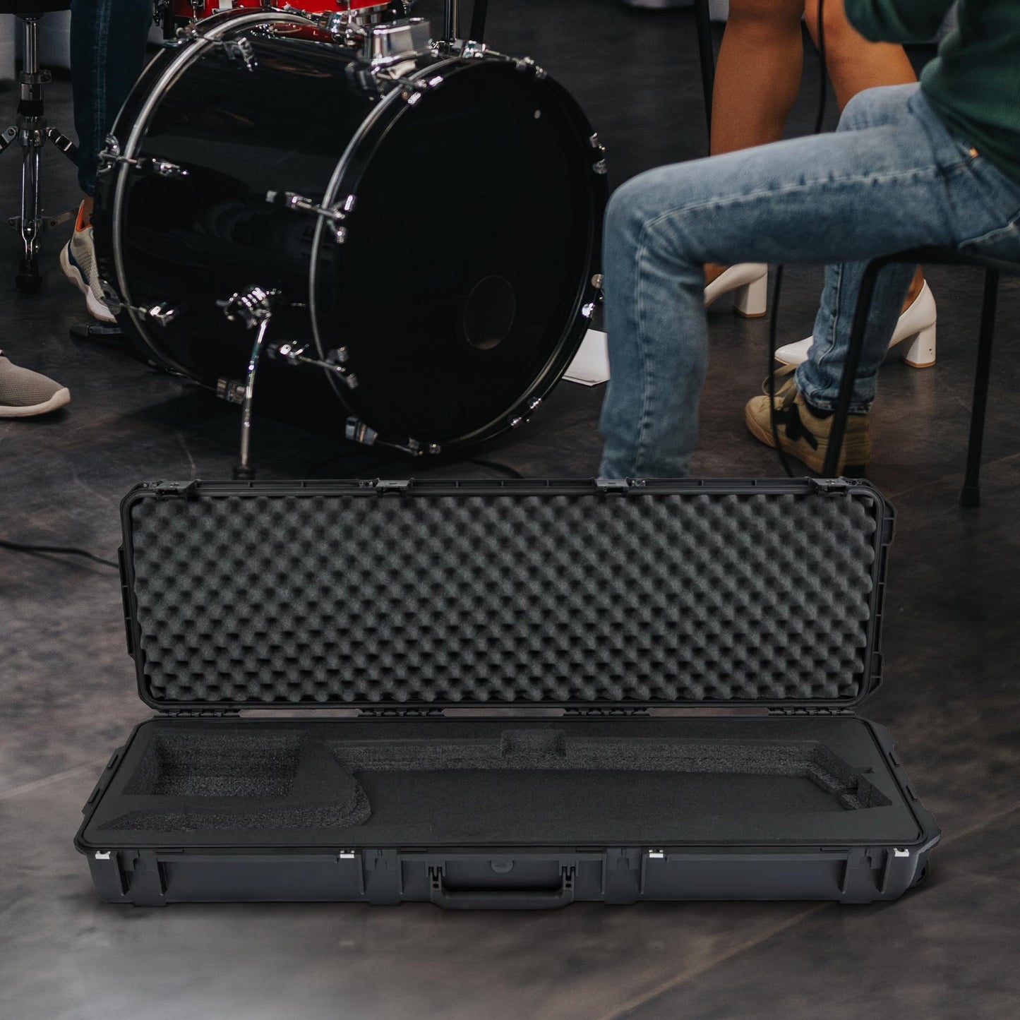 SKB iSeries Roland AX Edge Keytar Hard Case, Waterproof Polypropylene Shell with Foam Interior, TSA Latches and Wheels for Travel Protection
