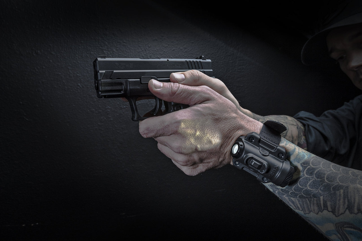 SureFire 2211 X Compact Variable-Output 123A-Powered LED WristLight 2211X-A-BK