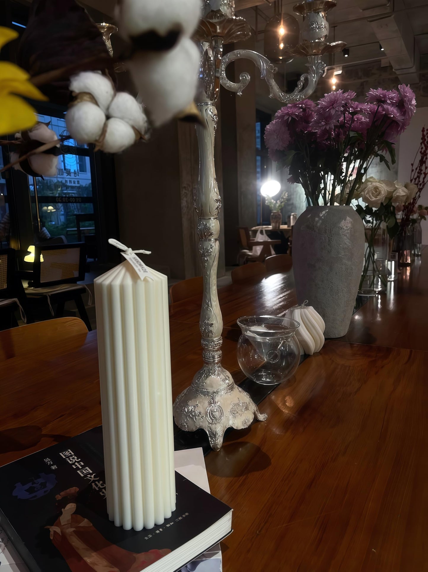 Hyznengu Ribbed Peak Pillar Candle- Large Handmade Scented Soy Wax Candle with Elegant Bubble Aesthetic， Housewarming Gift, Shelf & Coffee Table Centerpiece, White (Large)