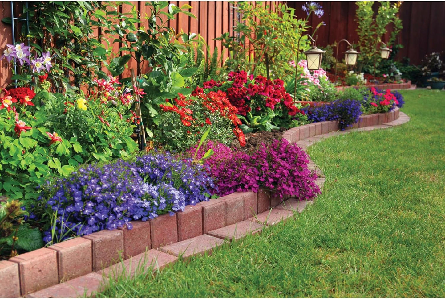 Rain Bird LNDDRIPKIT Drip Irrigation Kit - Efficient Landscape & Garden Watering System with Drippers & Micro-Bubblers