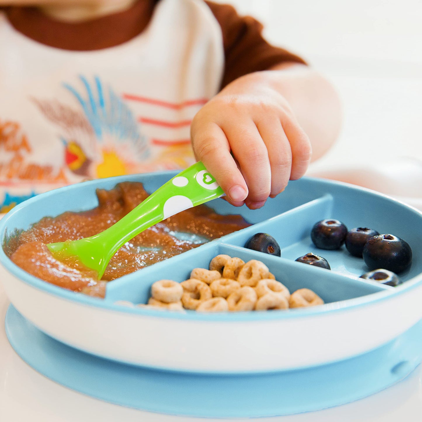 Munchkin Stay Put Suction Plates for Baby and Toddler, 3 Divided Sections , Blue/Green