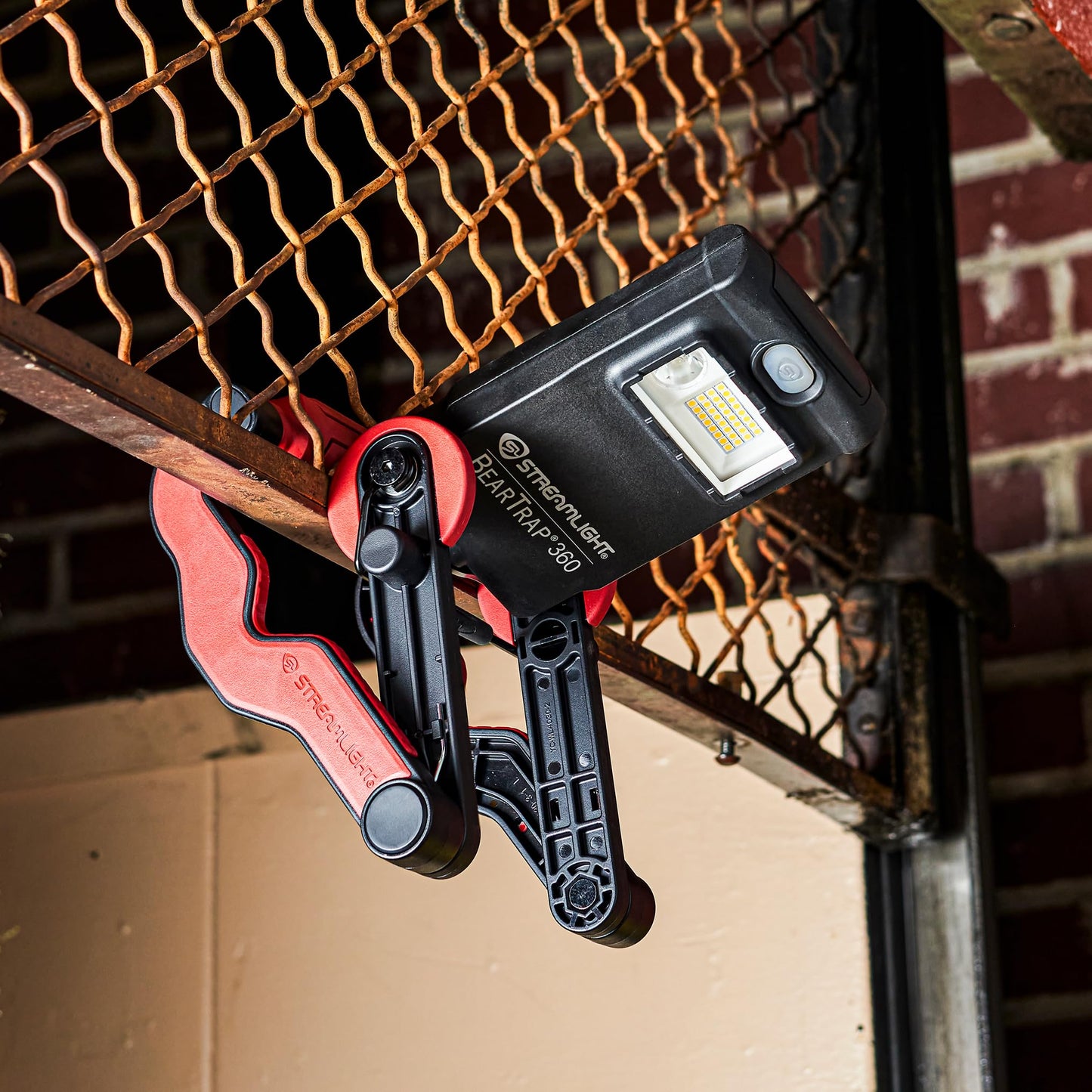 Streamlight 61523 BearTrap 360 2000-Lumen Rechargeable Work Light with Spot and Floods Modes, Rotating Body, and Magnetic Base, Red