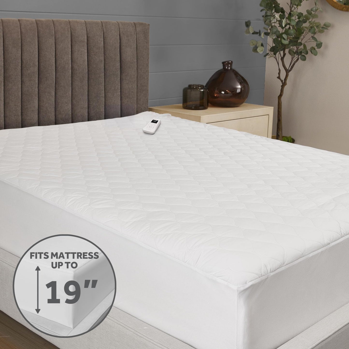 Sunbeam Electric Heated Mattress Pad Queen 80" x 60" 12 Heat Settings 12-Hour Auto Shut-Off Fast Heating Soft Cozy Fabric Deep Pocket Skirt Machine Washable