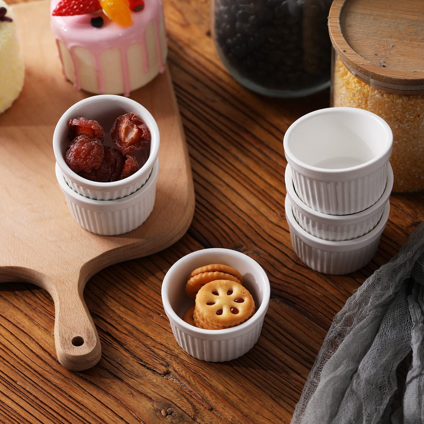 22 oz Ramekins 2 pcs Porcelain Ramekins Dishes for Souffle,Creme Brulee, Pudding, Custard Cups,Bakeware Bowls Set for Baking,Oven Safe, White (6 inch)