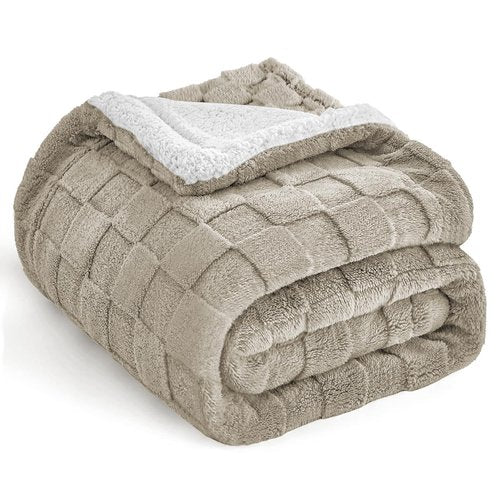 IVAPUPU Ultra Soft Throw Blanket - Checkered Fluffy Blanket for Couch, Flannel Fleece Throw Blankets for Bed, Double Layered Thick Blanket Red Throw, 50x60 Inches