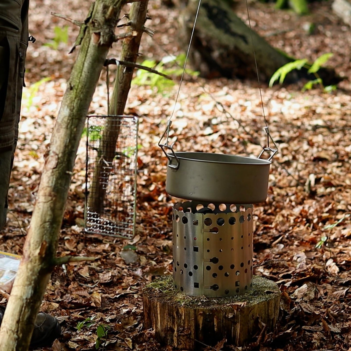 SILVERANT Ultralight Titanium Large 2-piece Pot & Pan Camping Cookware Set, Lightweight Titanium Camping Pot Mug with Hanger/Retractable Handles and Mesh Drawstring Bag