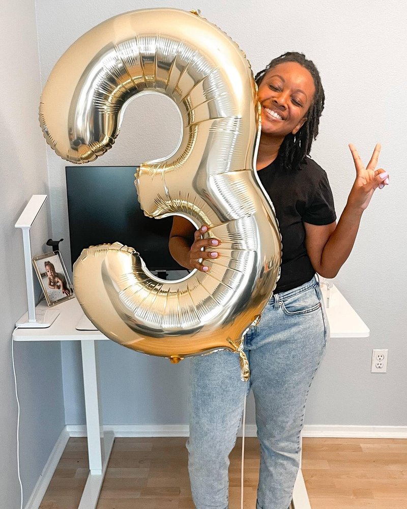Light Gold Number 8 Balloon 40 Inch, 8th Birthday Party Decorations for Children, Giant 8 Foil Balloon for Party Supplies