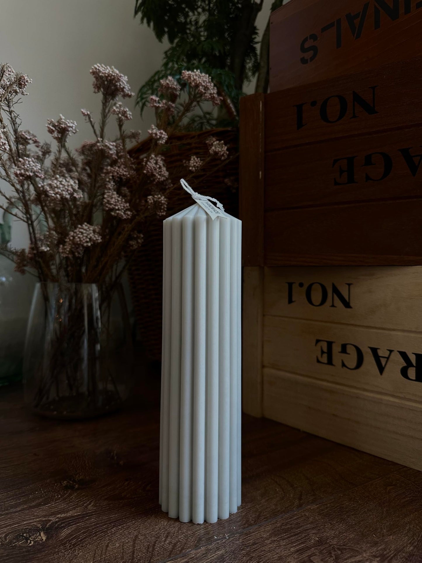 Hyznengu Ribbed Peak Pillar Candle- Large Handmade Scented Soy Wax Candle with Elegant Bubble Aesthetic， Housewarming Gift, Shelf & Coffee Table Centerpiece, Gray (Large)