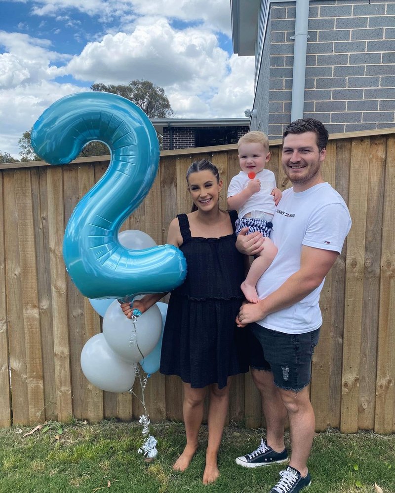 Pearlescent Blue Number 28 Balloon 40 inch, 28 Number Balloons, 28th Birthday Decorations, 28 Year Old Women Men Pearlescent Blue Party Supplies