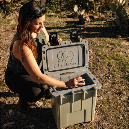 Pelican 20 Quart Elite Cooler (White/Gray)