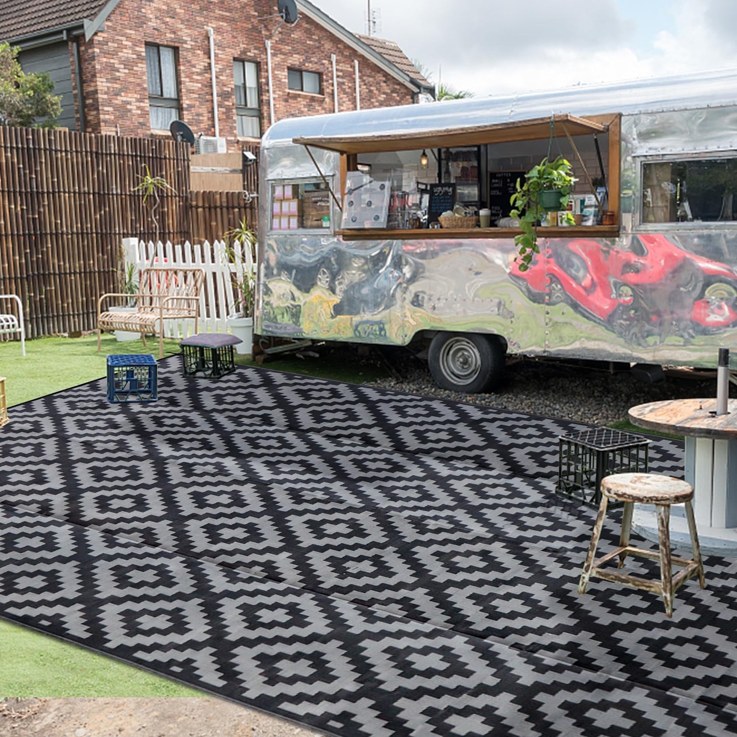SAND MINE Waterproof Outdoor Rug 10x20 ft, Plastic Reversible Rug, Modern Area Rug, Large Floor Mat for Outdoors, RV, Patio, Backyard, Deck, Picnic, Beach, Camping, Black & Grey
