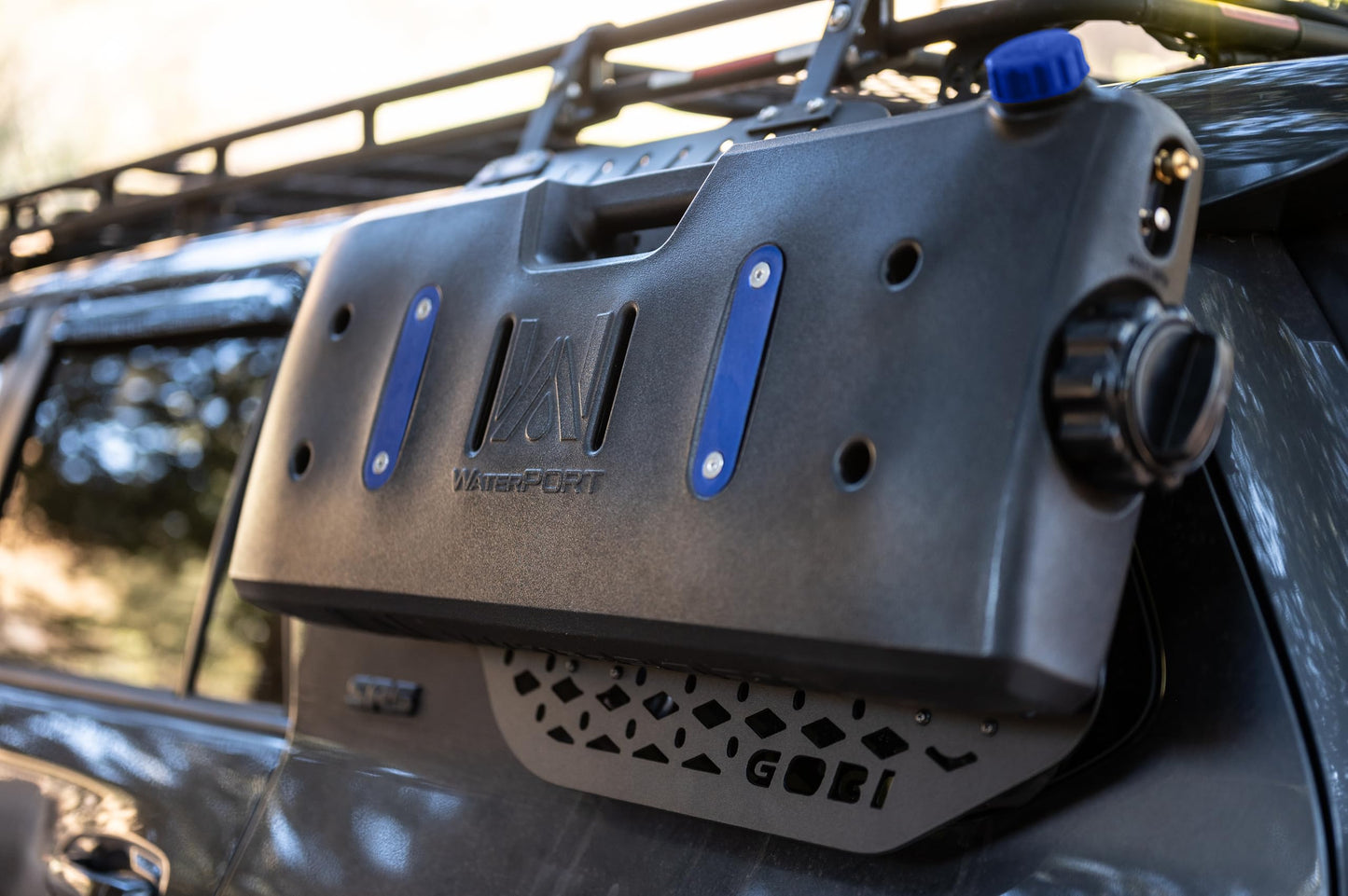 WaterPORT Overlander 5-Gallon Pressurized Water Tank with Hose, Nozzle, and Vehicle Mount