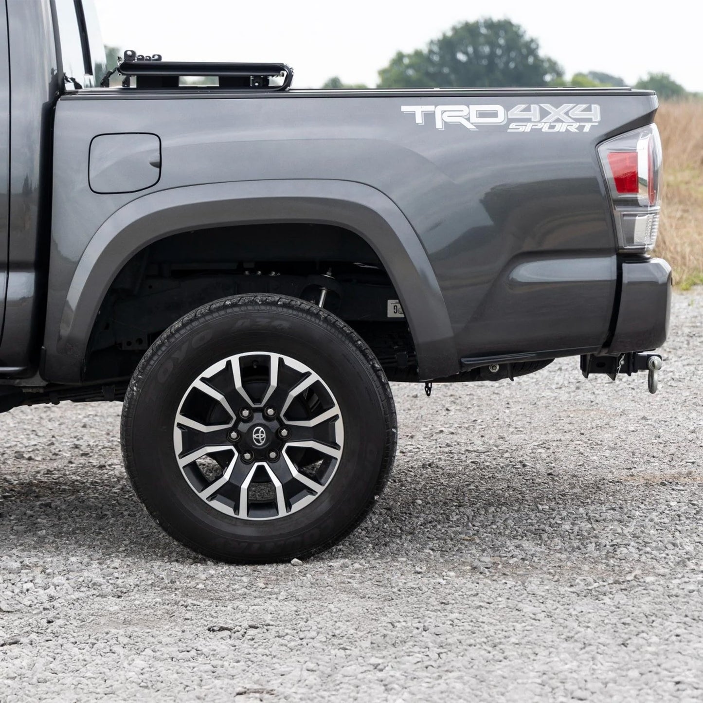 Rough Country Hard Low-Profile Tri-Fold Tonneau Cover for Toyota Tacoma (2016–2023) - Low-Profile Aluminum Truck Bed Cover, Fits 6' Bed (72.5")