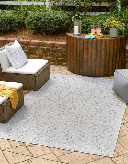 Unique Loom Outdoor Trellis Textured Collection Area Rug - Spatial (6' 1" x 9' Rectangle, Grey/ Gray)