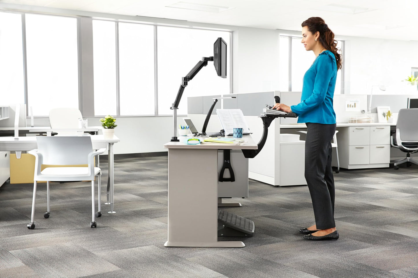3M Sit/Stand Easy Adjust Keyboard Tray with Adjustable Keyboard andMouse Platform, 23 in Track