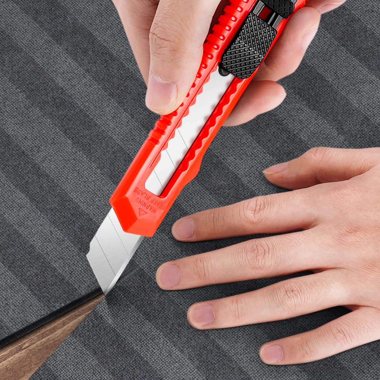 DIYSELF 30 Pack Box Cutter Retractable, 18mm Box Knife, Utility Knife Retractable with Snap Off Blade, Boxes Cutter Knives for Cardboard, Art, Craft
