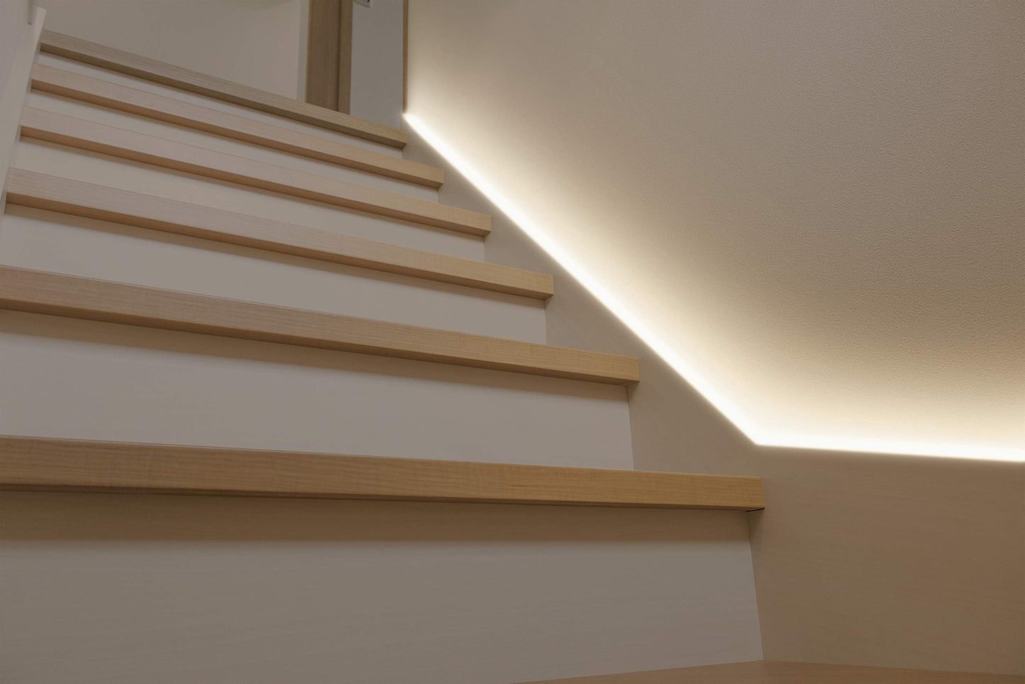 Merkury Innovations Motion Glo Motion Activated White LED Strip Light-Battery Operated LED Under Cabinet Lighting Motion Sensor, 6 Ft for Bed Stairs Wardrobe Lamp Tape, LED Closet Night Strip Light
