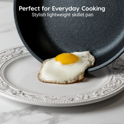 IRIS USA Non Stick Cast Aluminum Fry Pans with Removable Handles and Collapsible Wood Trivet - 6 Piece Kitchen Cookware Sets, Square