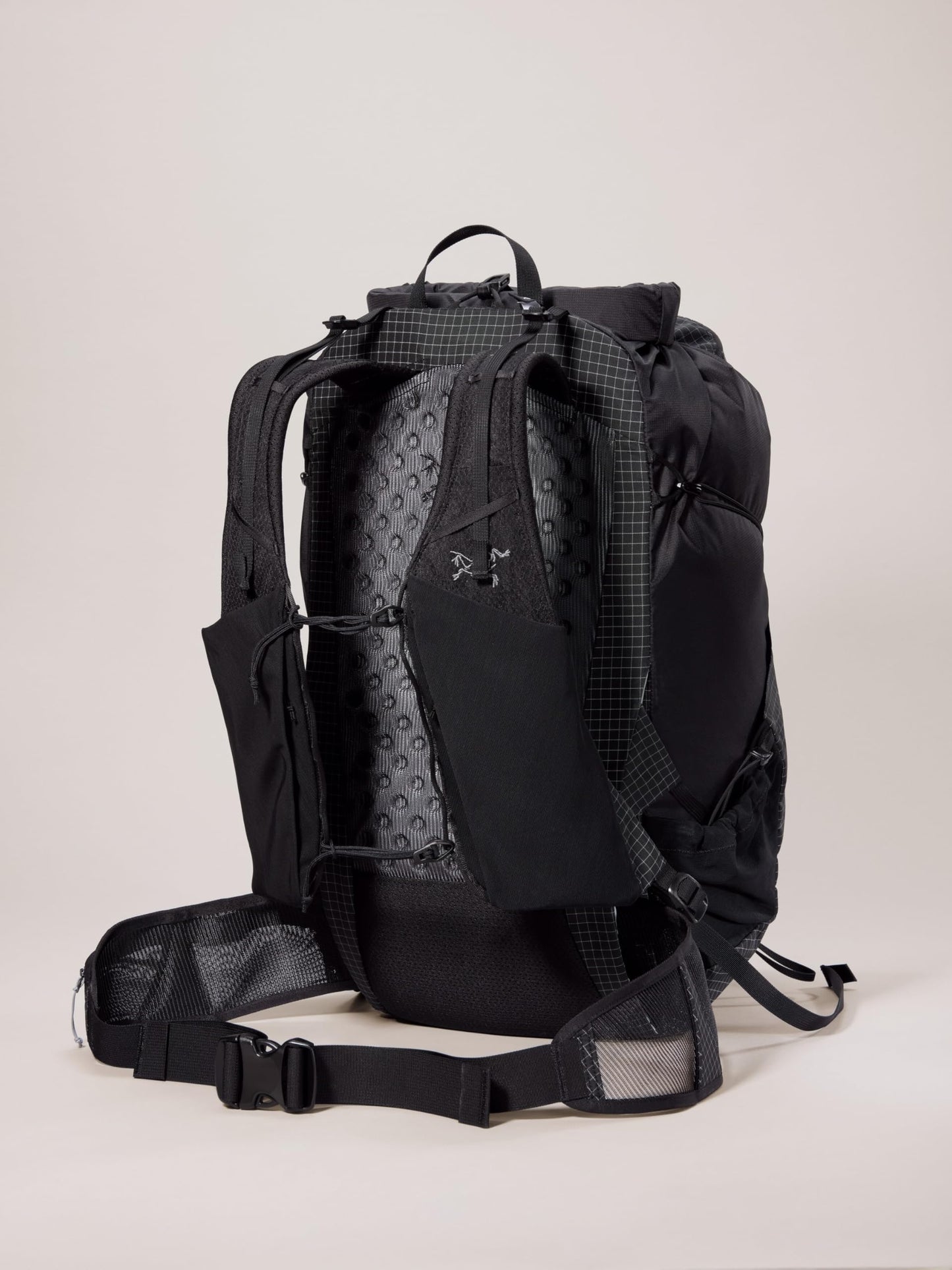 Arc'teryx Aerios 35 Backpack | Precision-Fit Ultralight 35L Hiking Pack | Black, Tall