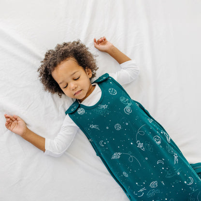Woolino Big Kid Sleeping Bag, 4 Season Baby Sleep Sack, Merino Wool and Organic Cotton Wearable Blanket, 4-6 Years, Space (Glow In The Dark)