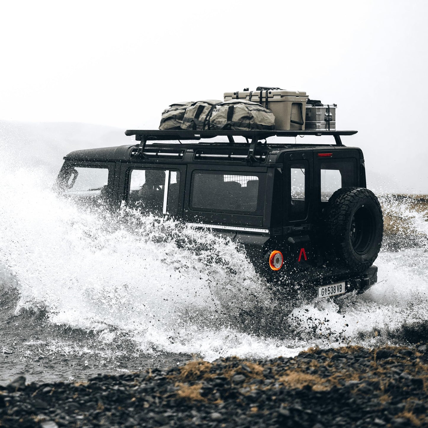Thule Caprock roof Platform Rack - Low-Profile overlanding roof Rack - 330lb Carrying Capacity - Factory Rack Compatible - Fits Light Bars, Jacks, Jerry cans - Multiple mounting Slots for Accessories