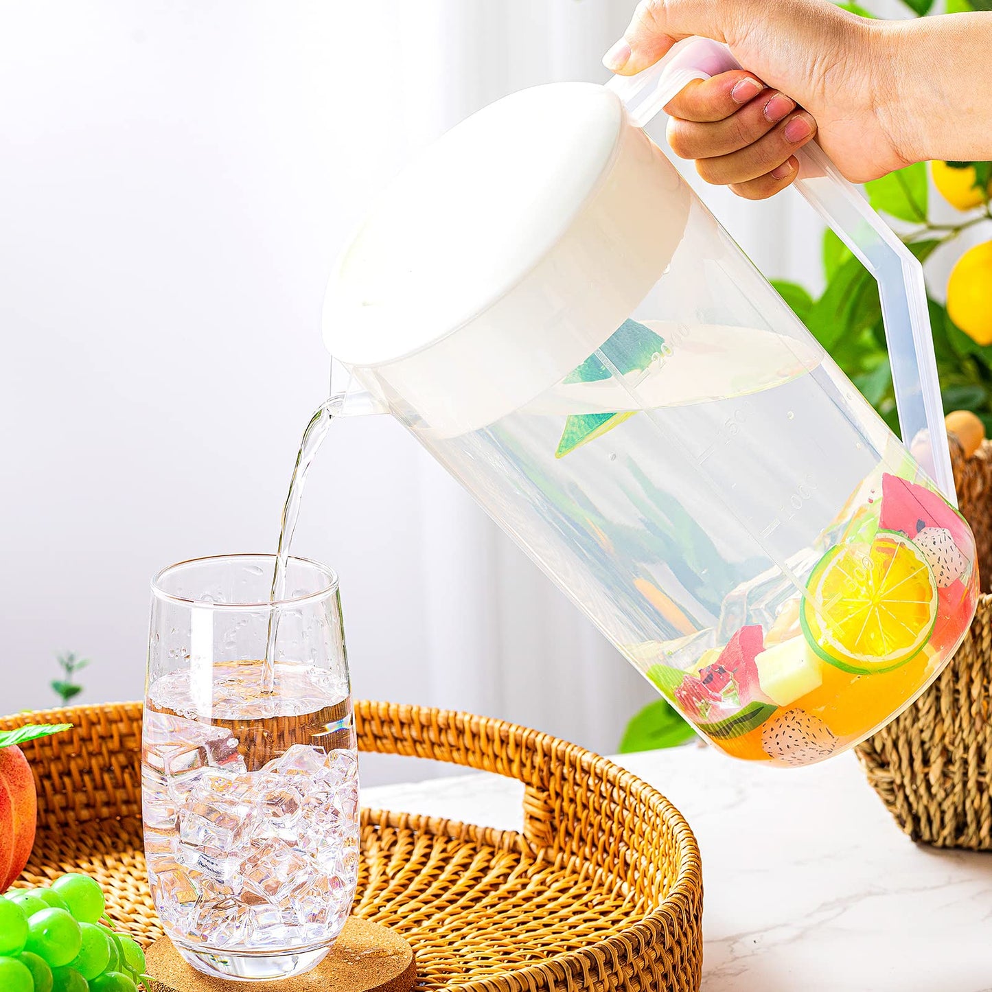 3 Pcs 0.67 Gallon 2.5 Liter Water Pitcher Set Plastic Pitcher with Lid Measurement 3 Position Lid for Hot Cold Drinks Lemon Juice Beverage Ice Tea Dishwasher Safe, 85 Oz (Clear and White)