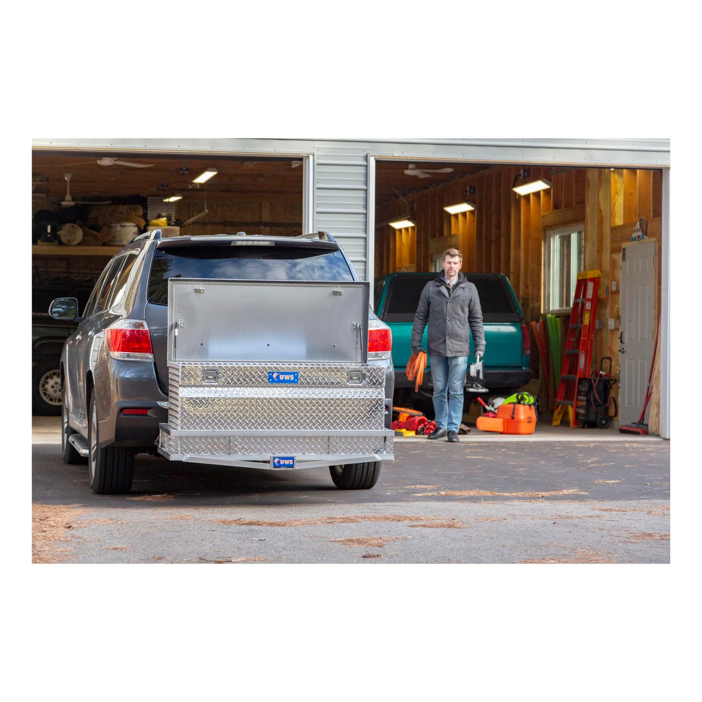 UWS EC20261 48-Inch Heavy-Wall Aluminum Cargo Carrier Box, RigidCore Lid,Silver