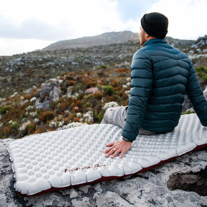 Naturehike Ultralight Insulated Sleeping Pad with R5.8, 3.2in Thickened Patchworkable Inflatable Double Sleeping Mat for Camping, Hiking, Climbing with Inflatable Bag (Silver-Rectangular-Large)
