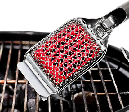 OXO Good Grips Grill Brush - Bristle-Free Design with Replaceable Head for Easy Cleaning