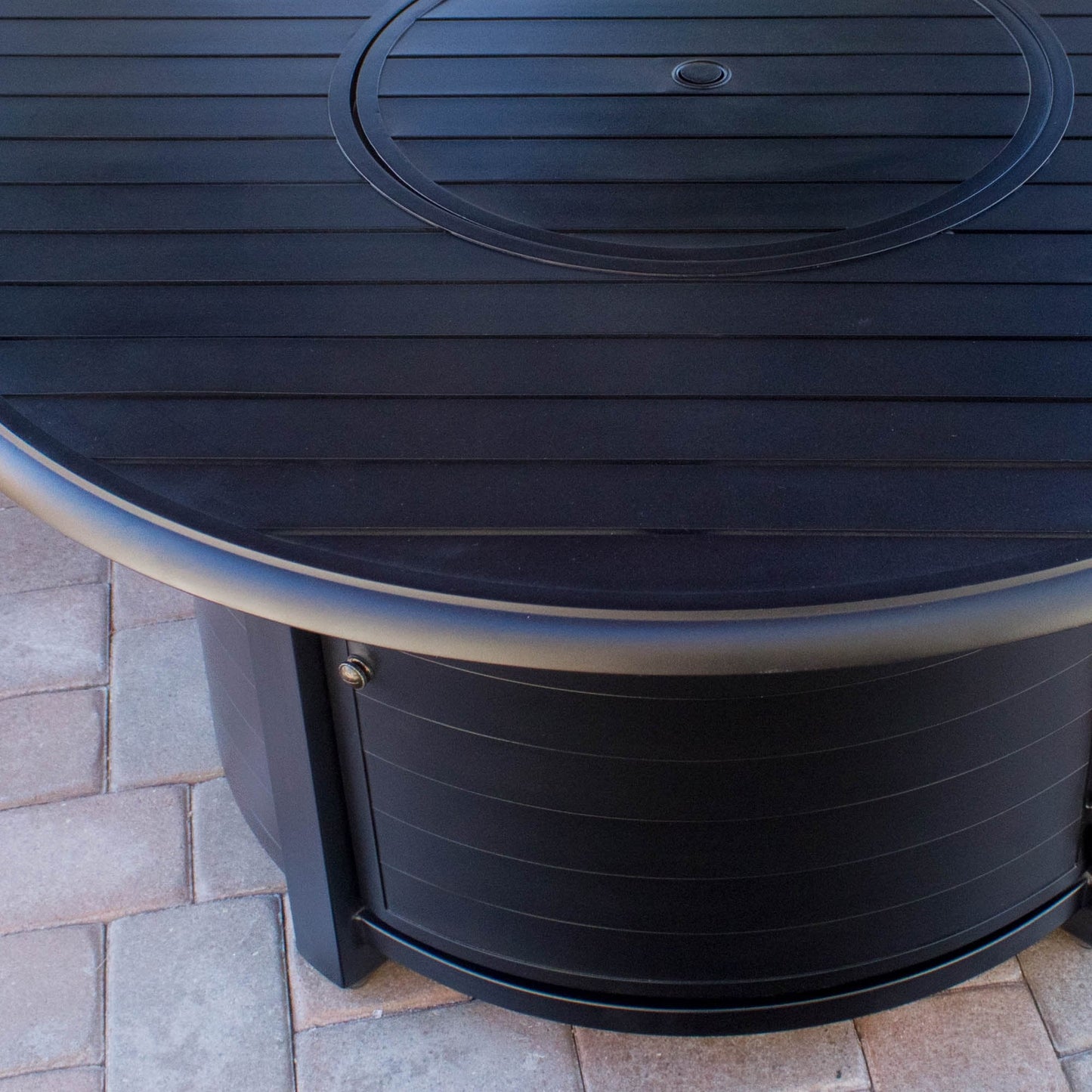 Hiland 48'' Extruded Aluminum Round Slatted Top Propane Fire Pit Table with Lid, Clear Fire Glass, Regulator and Hose, 42,000 BTU, Black