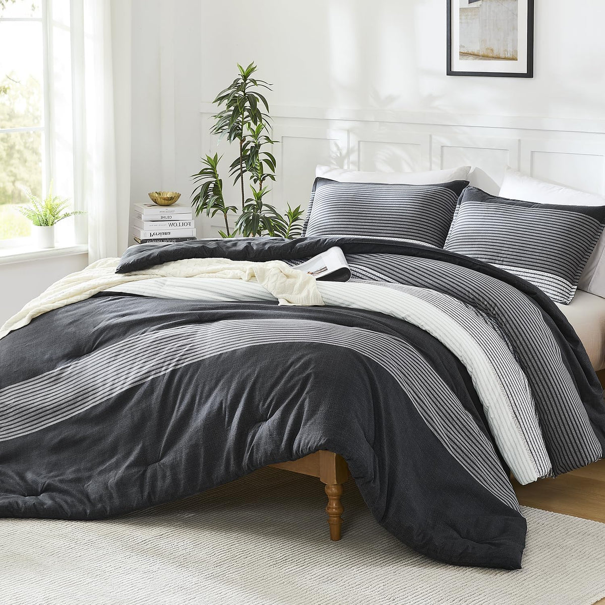 Litanika Comforter King Size Set Black White Grey - 3 Pieces Lightweight Bedding Comforter Set, Fluffy Down Alternative Comforter (1 Comforter, 2 Pillowcases)