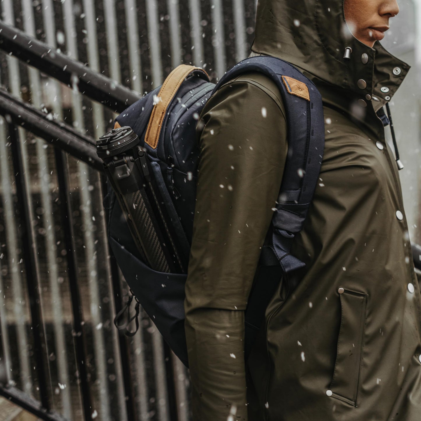Peak Design Everyday Backpack Zip 20L, Midnight, 270-Degree Zip, Dual Side Pockets, FlexFold Dividers, Fits 15" Laptop, For Camera Carry, Daily Commutes or Travel, Versatile Backpack for Men and Women