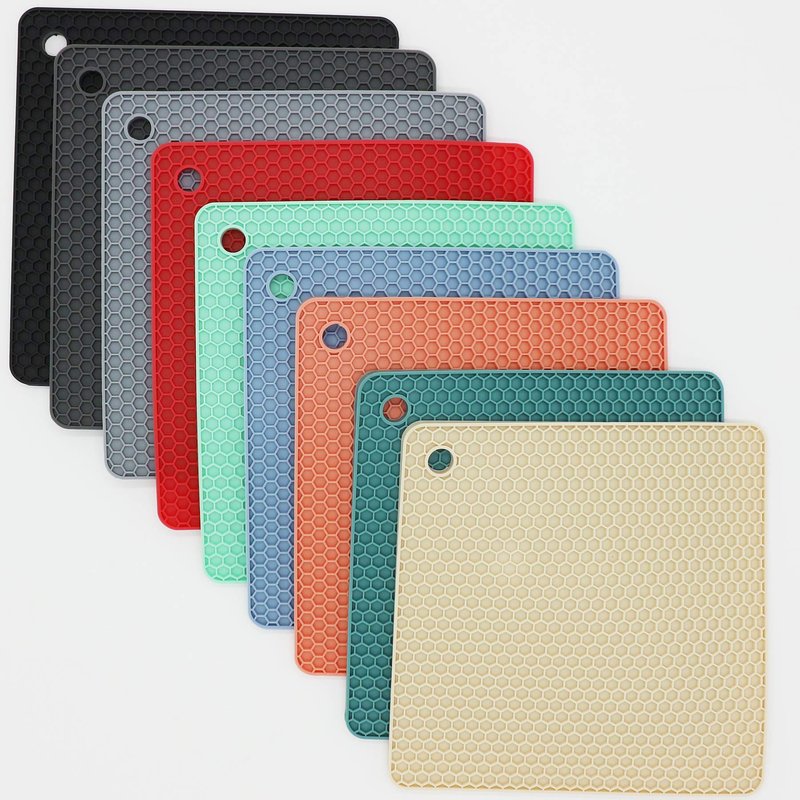 Smithcraft Silicone Trivets for Hot Dishes, Pots and Pans, Hot Pads for Kitchen, Black Silicone Pot Holders Mats for Kitchen Counter, Non Slip Heat Resistant Mat, Flexible Trivet Mat Set 4