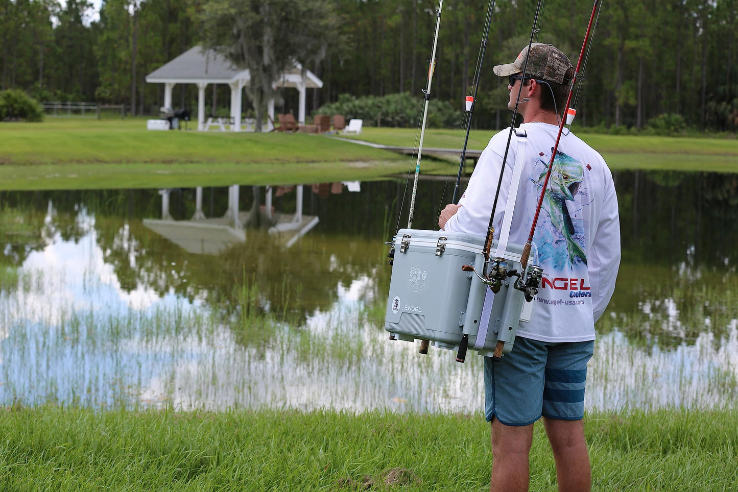 ENGEL 30 Quart Live Bait Cooler PRO for Fishing - Portable Minnow and Bait Bucket with Lithium-Ion Rechargeable Aerator with 4 Rod Holders - Silver (30QT)