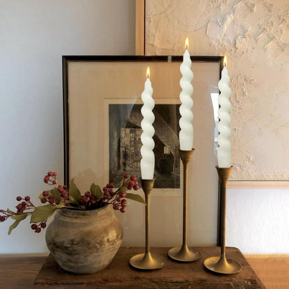Spiral Taper Candle Milk White Unscented Twisted Candlesticks 7.5 Inch Smokeless Short Candle Stick for Wedding Dinner Decor Creative Gift 2PCS
