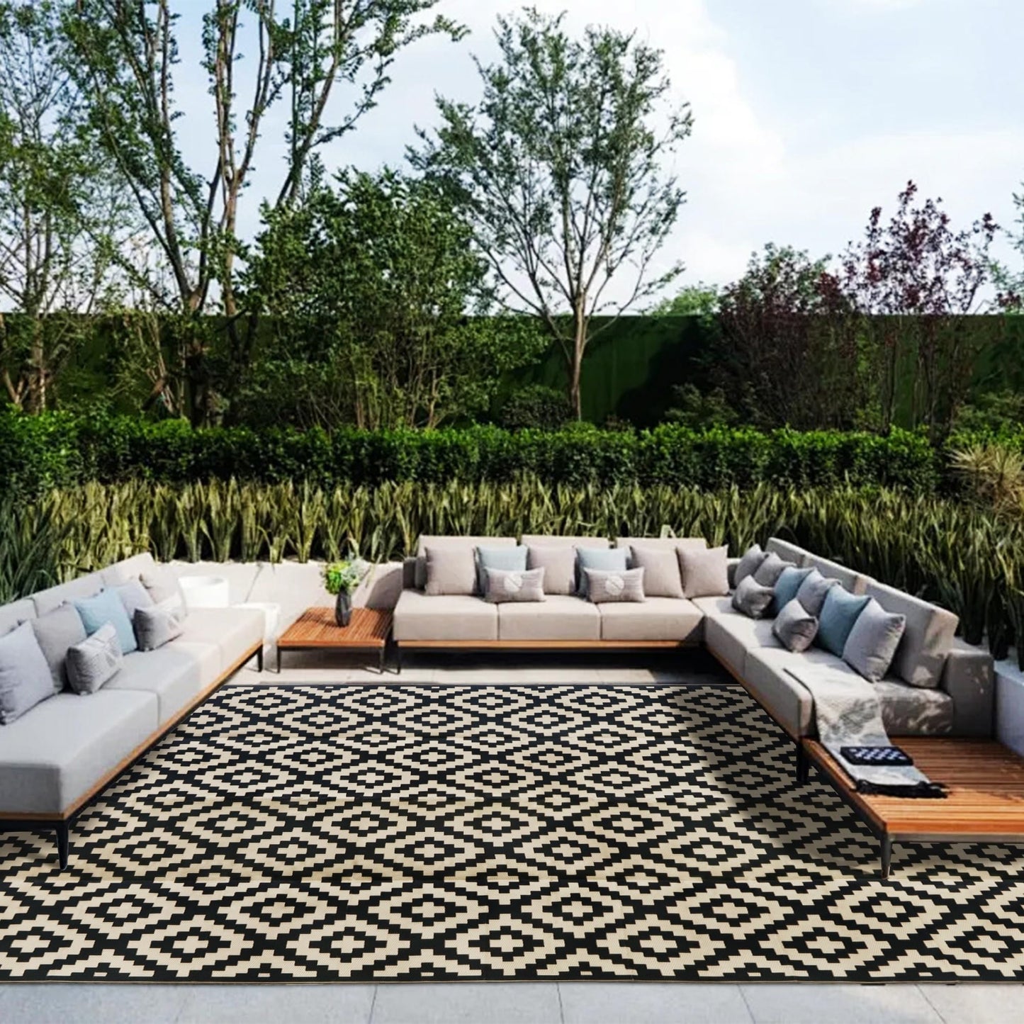 SAND MINE Waterproof Outdoor Rug 10x20 ft, Plastic Reversible Rug, Modern Area Rug, Large Floor Mat for Outdoors, RV, Patio, Backyard, Deck, Picnic, Beach, Camping, Black & Beige