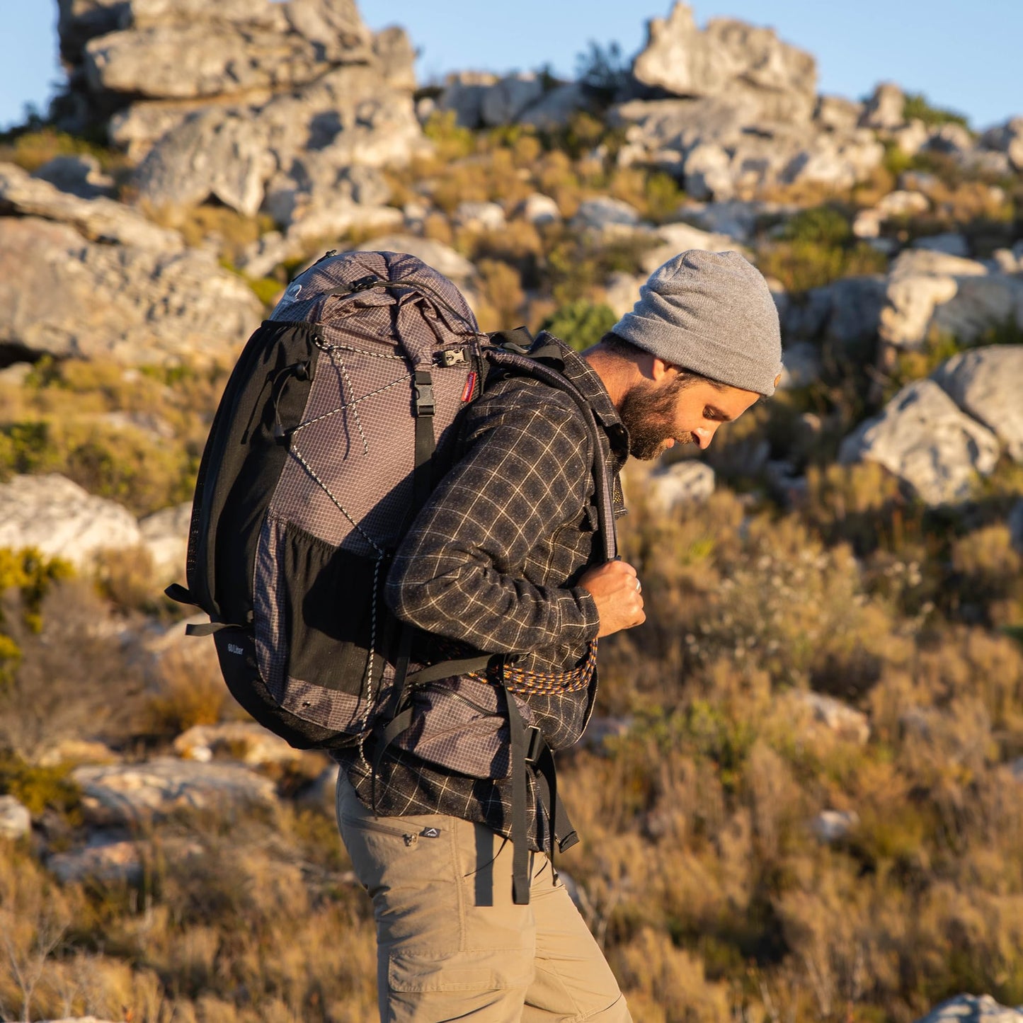Naturehike 65L Rock Upgraded Internal Frame Hiking Backpack for Outdoor Camping Travel Backpacking with Rain Cover Ultralight Backpack for Adults