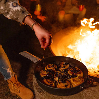 GSI Outdoors Guidecast Outdoor Cookset: 10" Deep Frypan with Dome Lid, Dual-Sided Cast Iron Griddle/Grill, Removable Handles