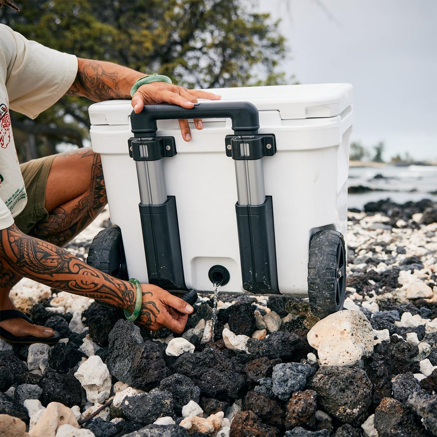 YETI Roadie 32 Wheeled Cooler, White