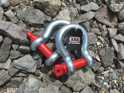 ARB RK12A Weekender Recovery Offroad Accessory Kit for Stuck Vehicles with Snatch Tow Strap 17500 Lb + 2 D-Ring Shackles (4.75 ton) + 2 Premium Recovery Leather Gloves+ Hi-Vis Orange Organizer Bag