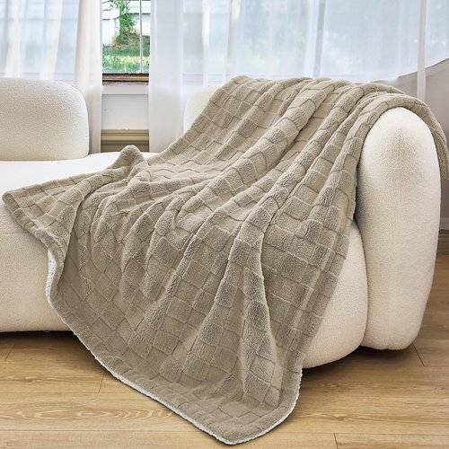 IVAPUPU Ultra Soft Throw Blanket - Checkered Fluffy Blanket for Couch, Flannel Fleece Throw Blankets for Bed, Double Layered Thick Blanket Sage Green Throw, 50x60 Inches