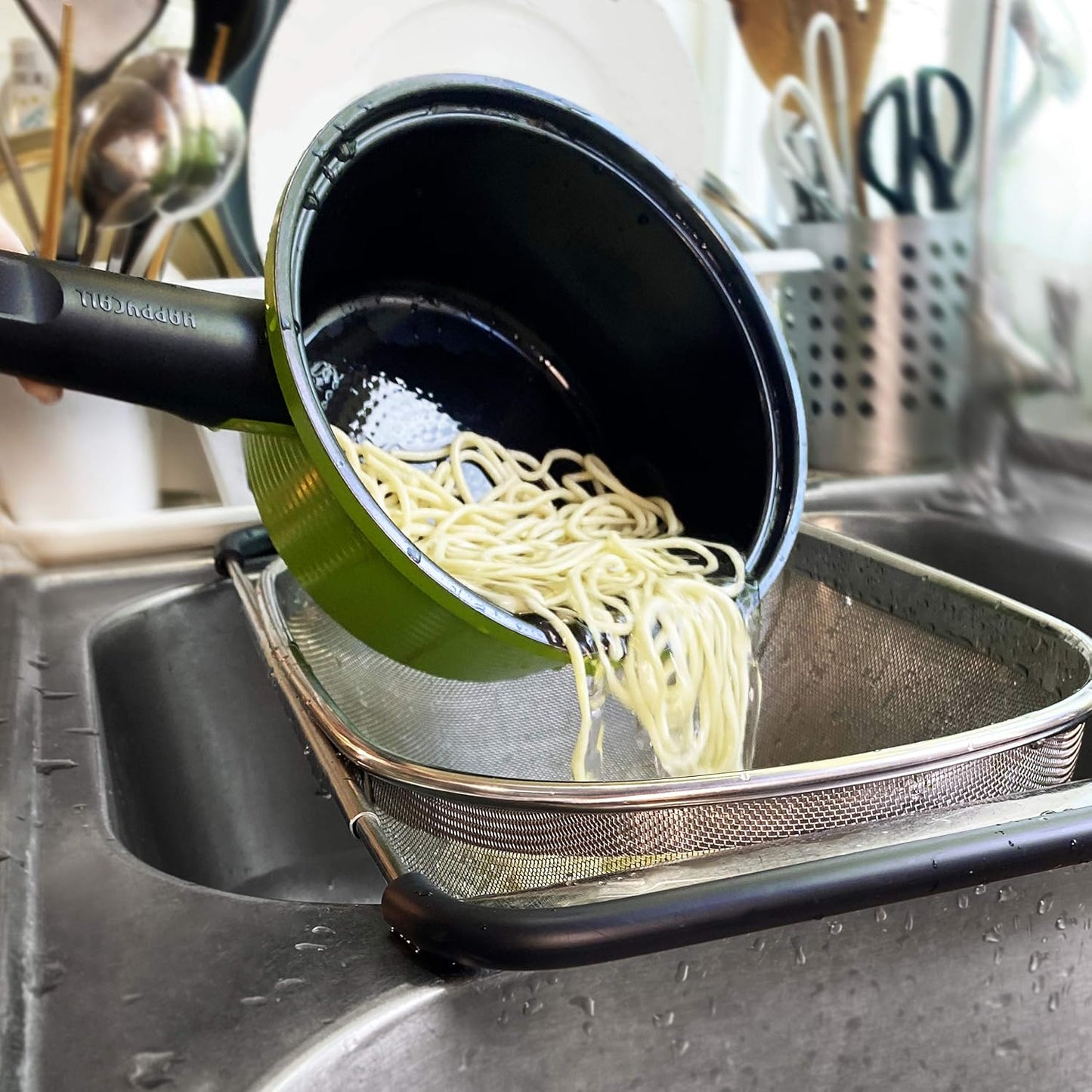 Makerstep Over the Sink Colander Strainer Basket Stainless Steel, For Kitchen Sink with Rubber Grip, Fine Mesh, Large Kitchen Gadgets Tools, Expandable Home Kitchen Essentials
