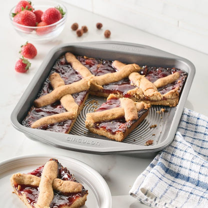 Circulon 51135 Total Nonstick Baking Pan / Nonstick Cake Pan, Square - 9 Inch, Gray
