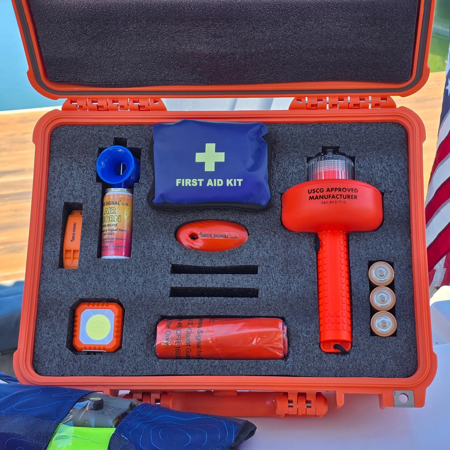 Sirius Signal MK-1001 Boating Safety and Emergency SOS Kit - Complete Visual, Audible, and First Aid System - USCG Approved