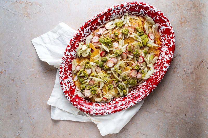 Crow Canyon Home Enamelware Oval Platter, 17.5 inch, Red/White Splatter