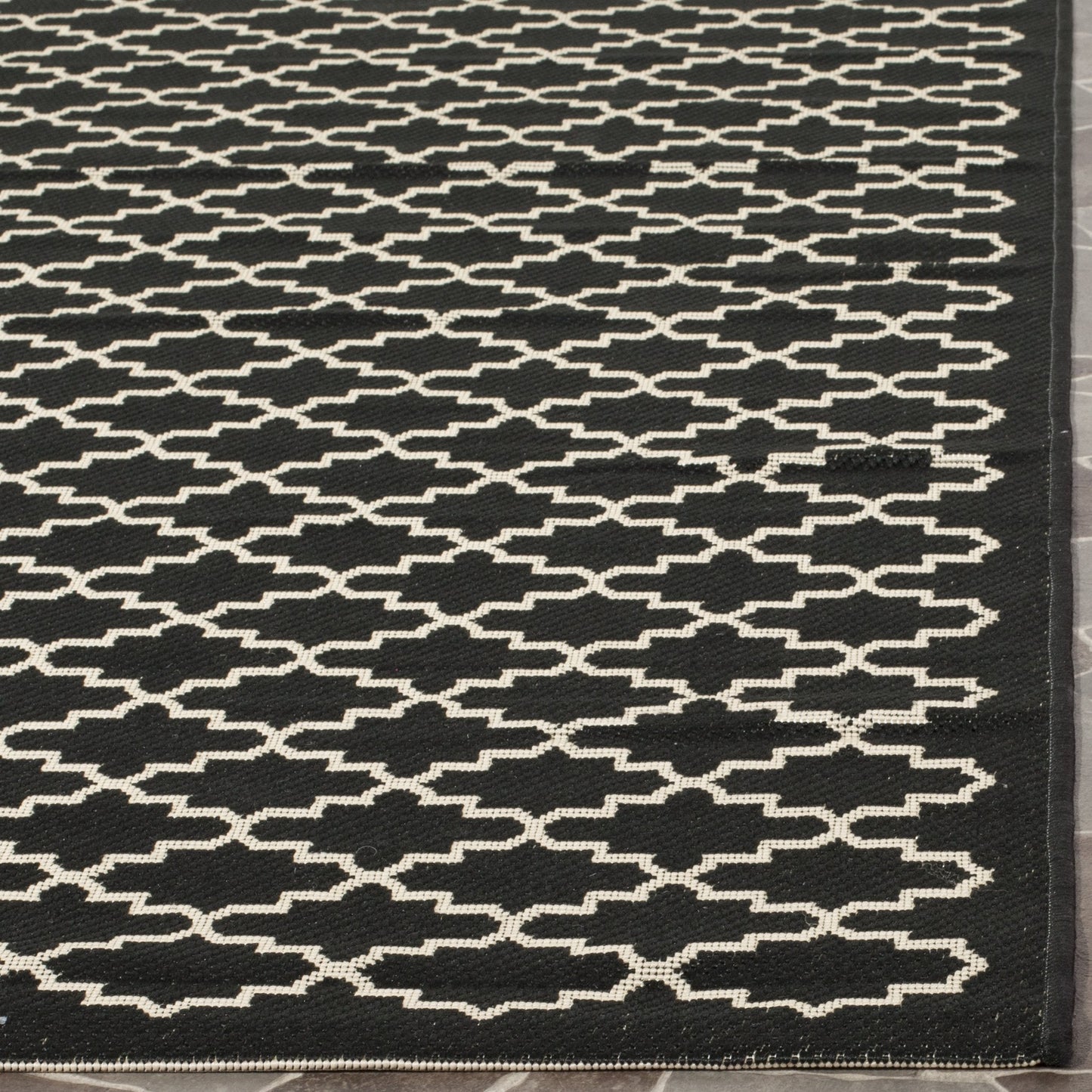 SAFAVIEH Washable Rug Outdoor Courtyard Collection - 7'10" Square, Black & Beige, Non-Shedding & Easy Cleaning, Ideal for Patio, Backyard, Mudroom (CY6919-226)