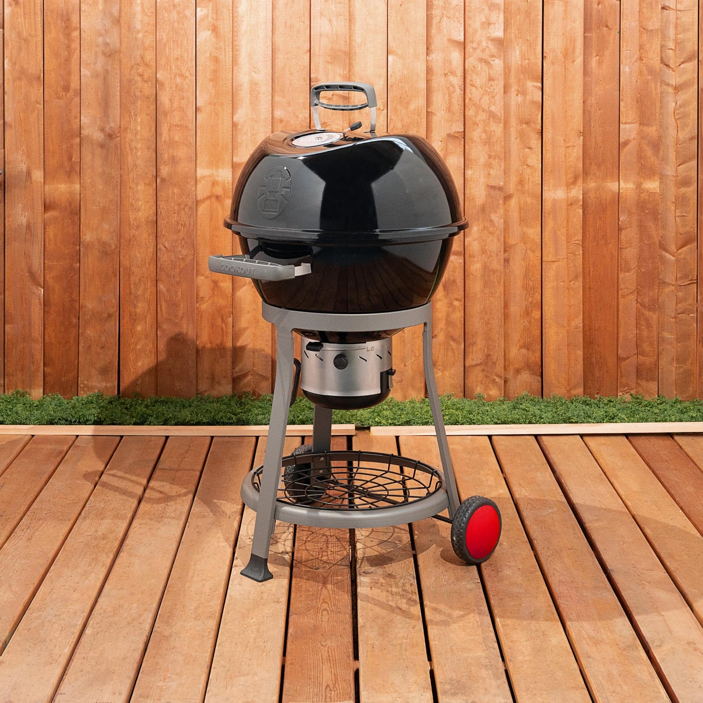 Coleman Cookout Kettle Charcoal Grill with 380-Sq. In. Total Cooking Surface, Removable Ash Collection System, Wheels, and Wire Shelf, Portable Charcoal Grill with Ventilation in Black