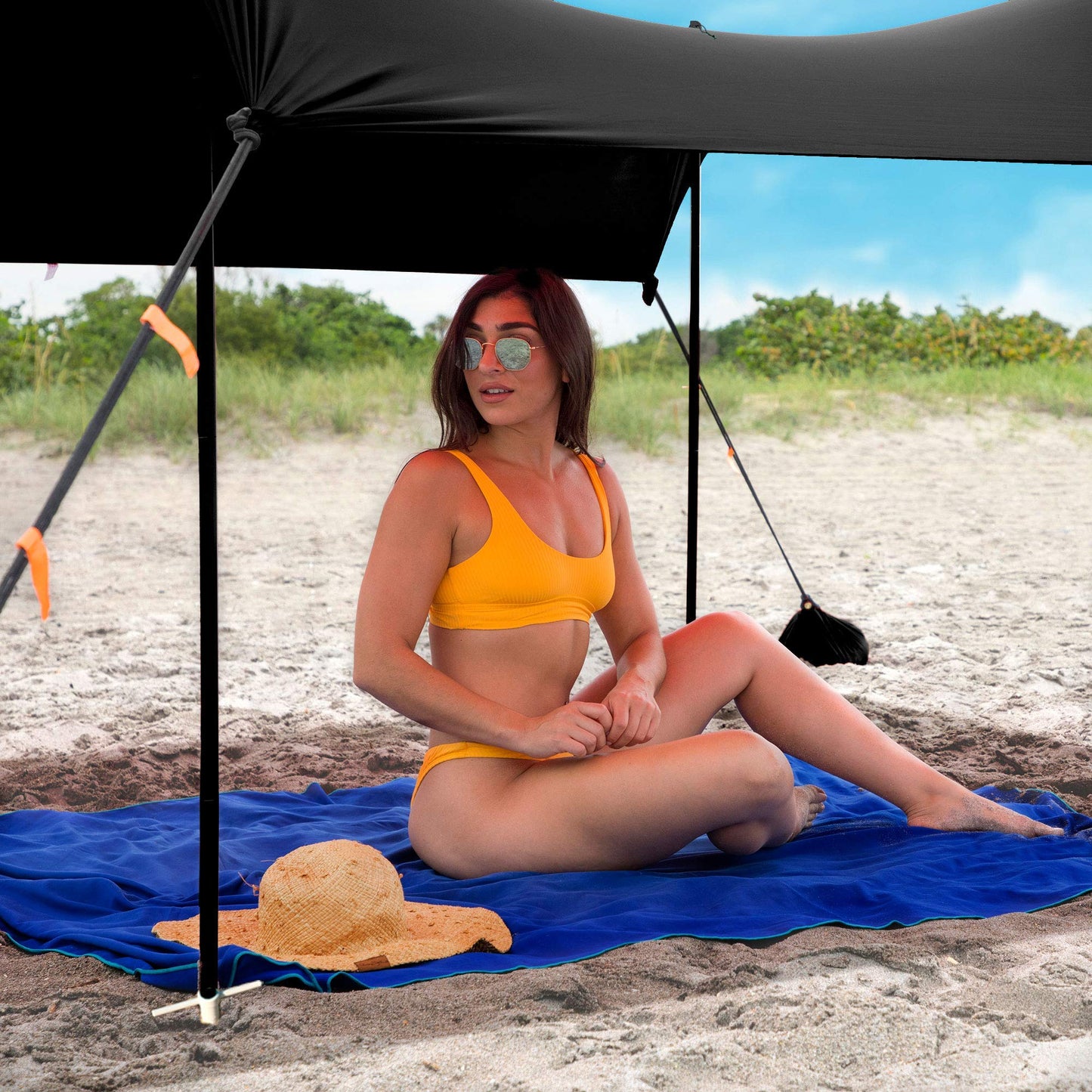 Red Suricata Family Beach Tent & Beach Canopy, Matching Sand Free Beach Mat Blanket & 2 Beverage Holders Bundle - UPF50 UV Sun Shade Shelter (Large, Black)