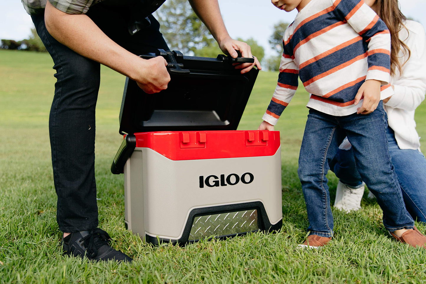 Igloo Heavy-Duty 25 Qt BMX Ice Chest Cooler with Cool Riser Technology